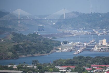 El Tráfico Del Canal De Panamá Se Reduce En Más