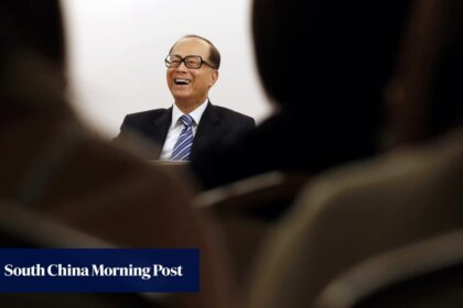 Hutchison se remonta a poseer puertos mientras trump promete abofetear