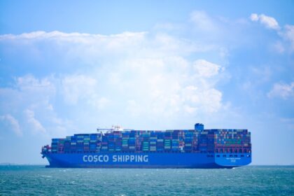 Ck hutchison busca un inversor chino 'principal' en una venta