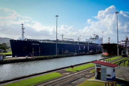Panamá canal pone los derechos portuarios a la venta a