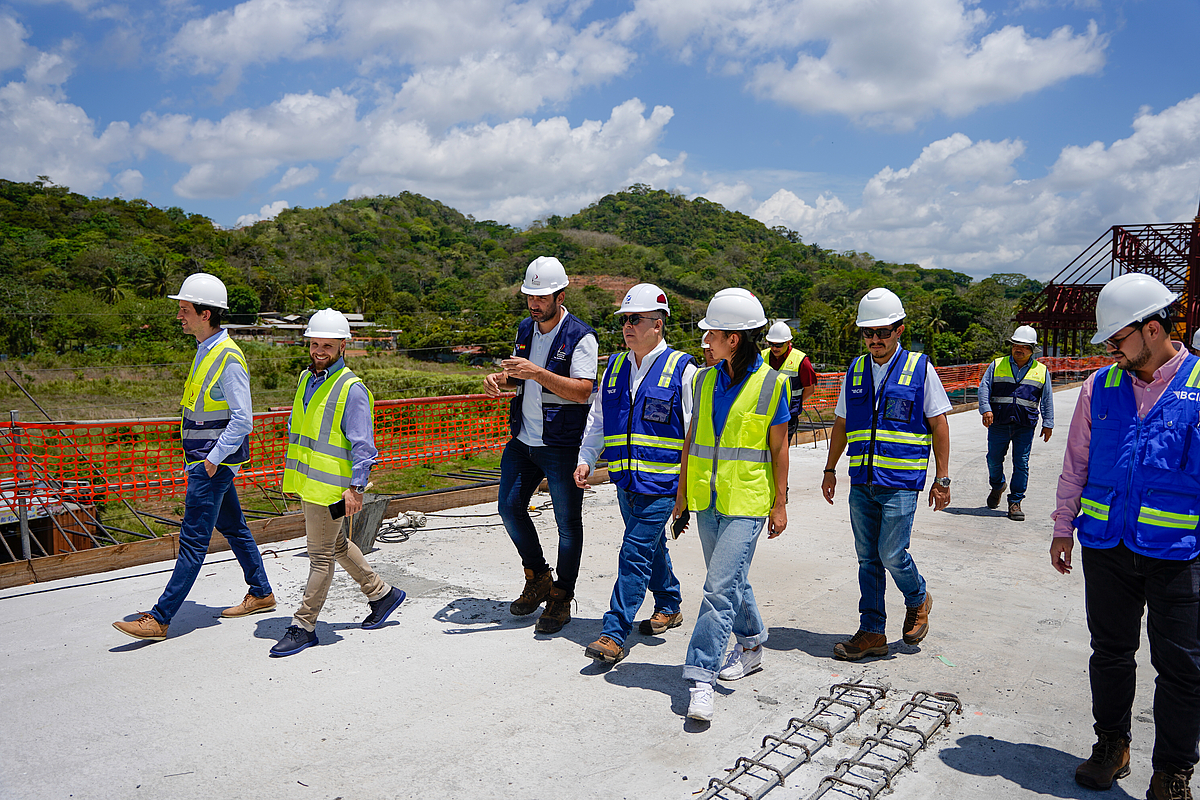 Bcie visita proyecto corredor de playas en panamá para verificar