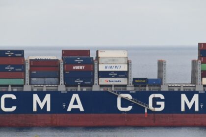 CMA CGM observa 'muy de cerca' la venta del puerto