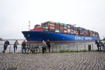 China exige participación mayoritaria de Cosco en acuerdo portuario de