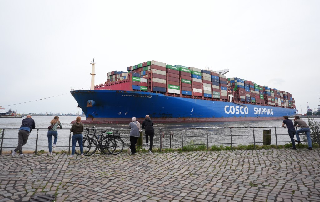 China exige participación mayoritaria de Cosco en acuerdo portuario de